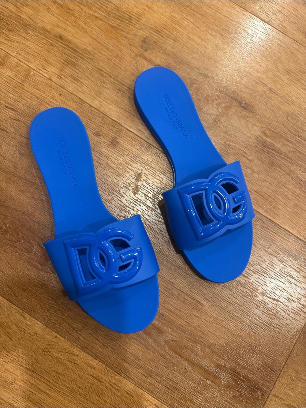 Size 38 Dolce & Gabbana Vibrant Blue Logo Slide Sandals - Women